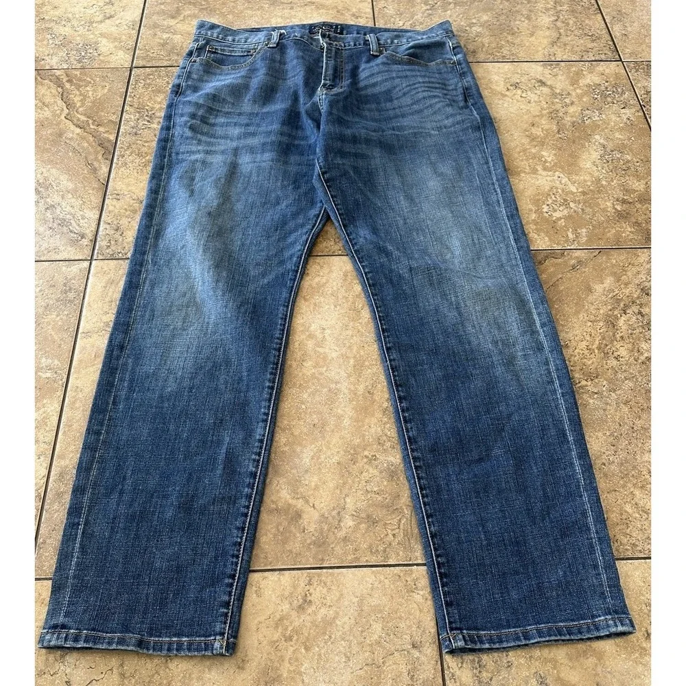 LUCKY BRAND 221 Original Straight Jeans 38 x 32 Zip Fly Stretch Medium Wash Men